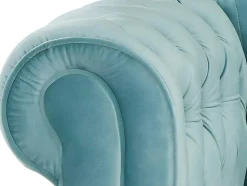 Drie- En Tweezitsbank Van Pastelblauw Velours Chesterfield