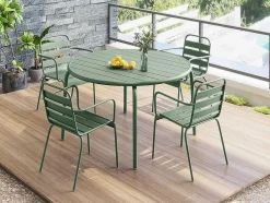 Metalen Tuinsalon Mirmande - Tafel D110 Cm + 4 Stapelbare Fauteuils - Amandelgroen