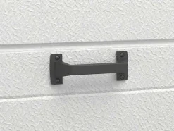 Sectionale Garagedeur Met Glad Effect Met Centrale Witte Loopdeur En Somfy Motor - Lavega