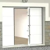 Sectionale Garagedeur Met Glad Effect En Centrale Witte Loopdeur Met Motor - Lavega